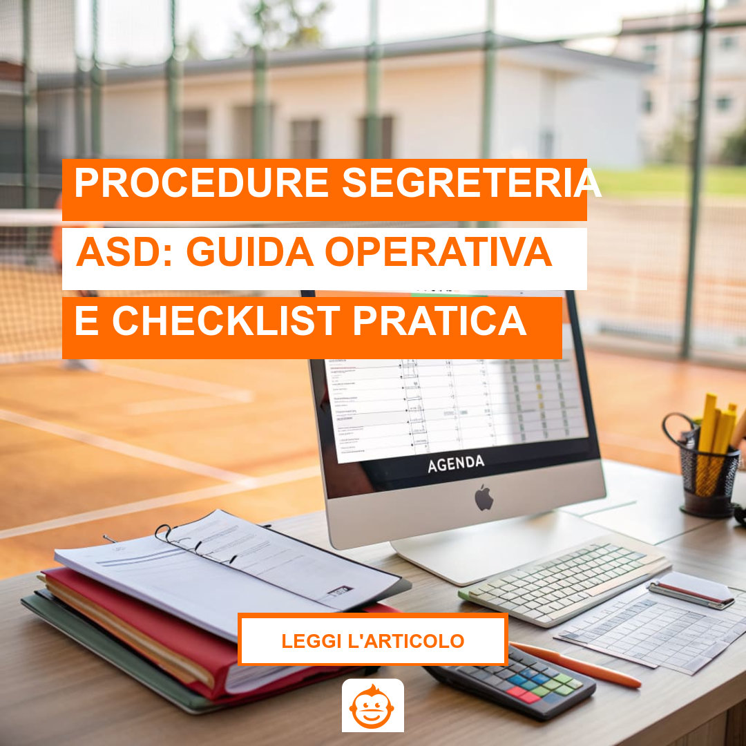 Postazione segreteria ASD con gestionale digitale per procedure operative, documenti e scadenze organizzate